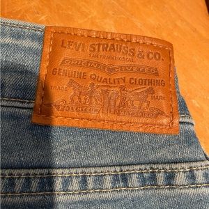 Womens Levi skinny jeans size 26